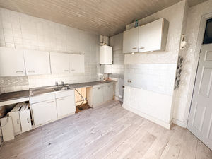 Photo 6- click for photo gallery